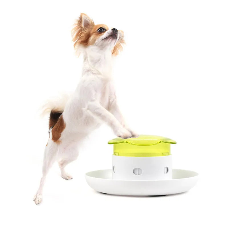 Pet Interactive Food Dispenser Toy Leak-Proof Plastic Feeder for Dog cat Enhances Pet IQ with Engaging Playtime Experience